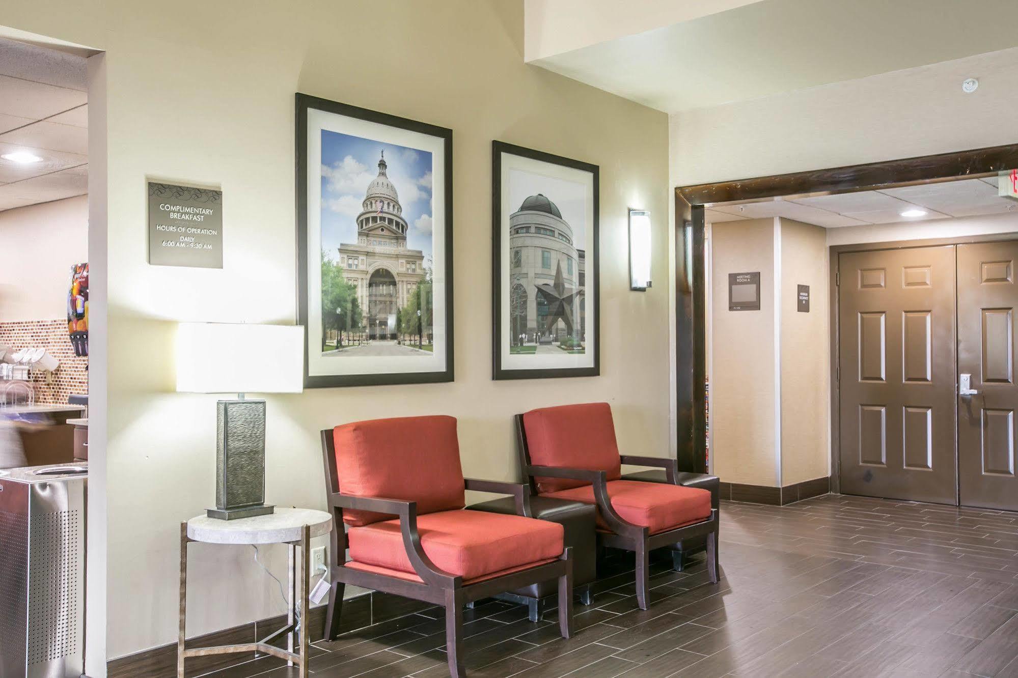 Comfort Suites Austin Nw Lakeline Екстер'єр фото