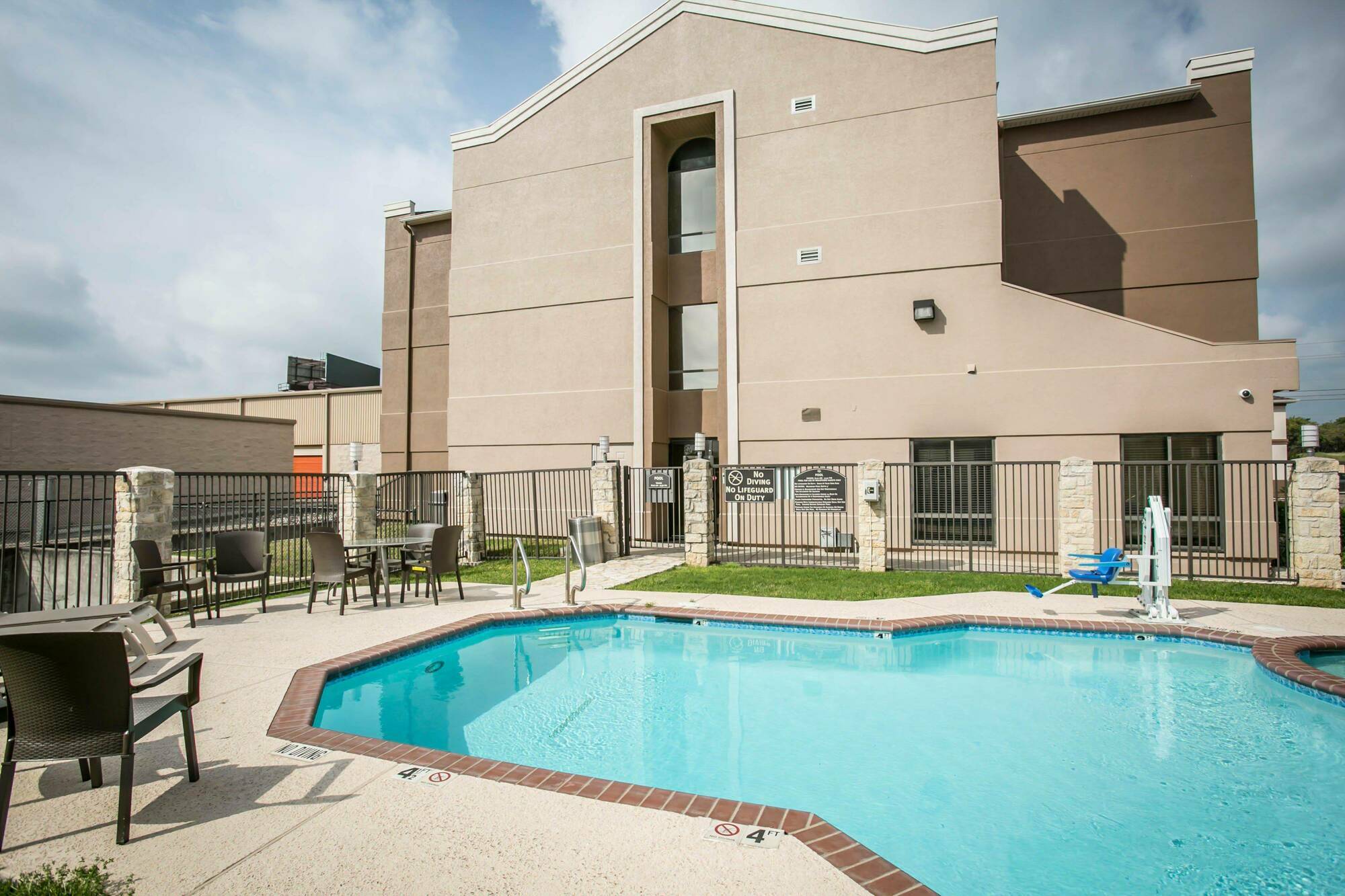 Comfort Suites Austin Nw Lakeline Екстер'єр фото